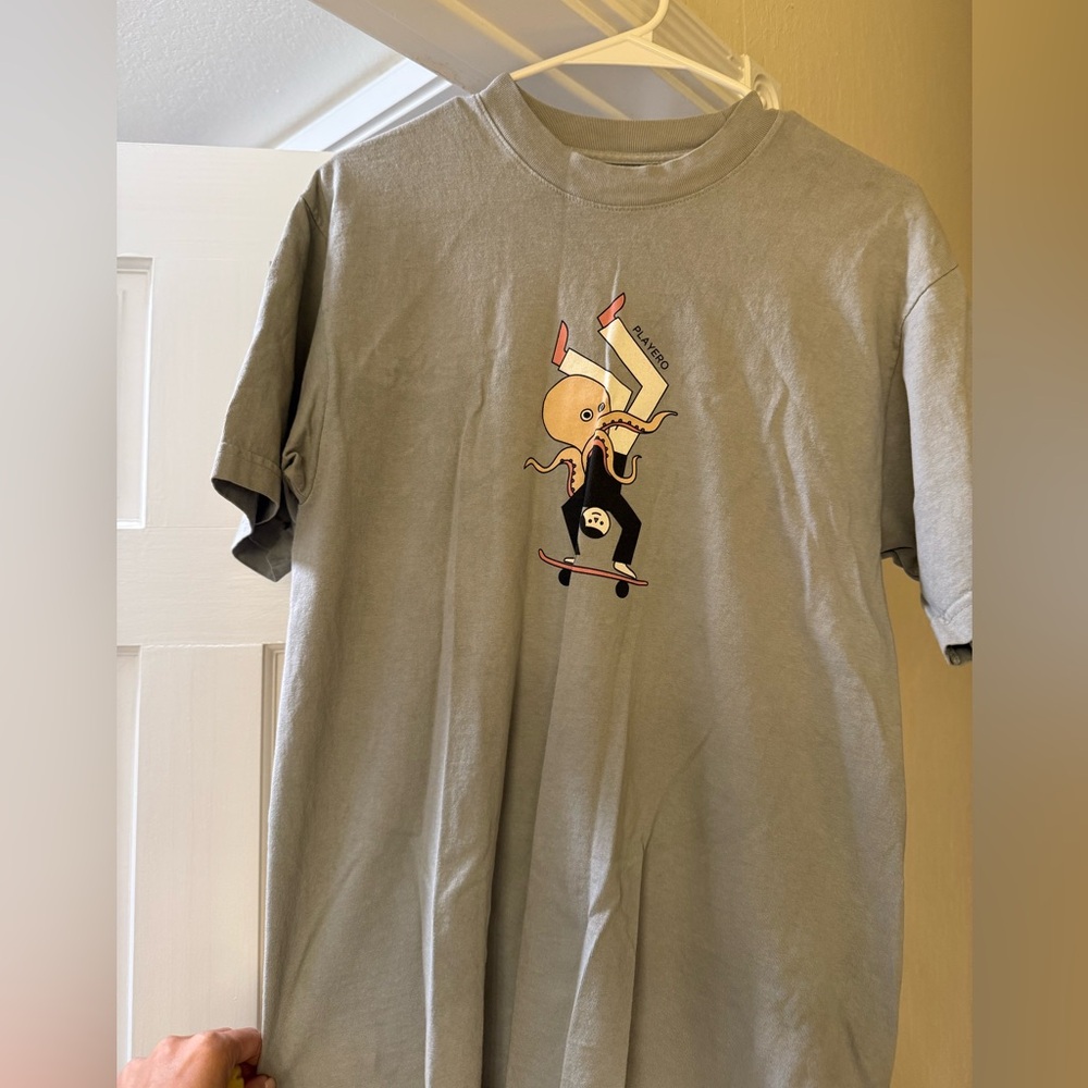 Men’s t shirt grey